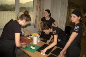 Učenci kuhali v hotelski kuhinji 9